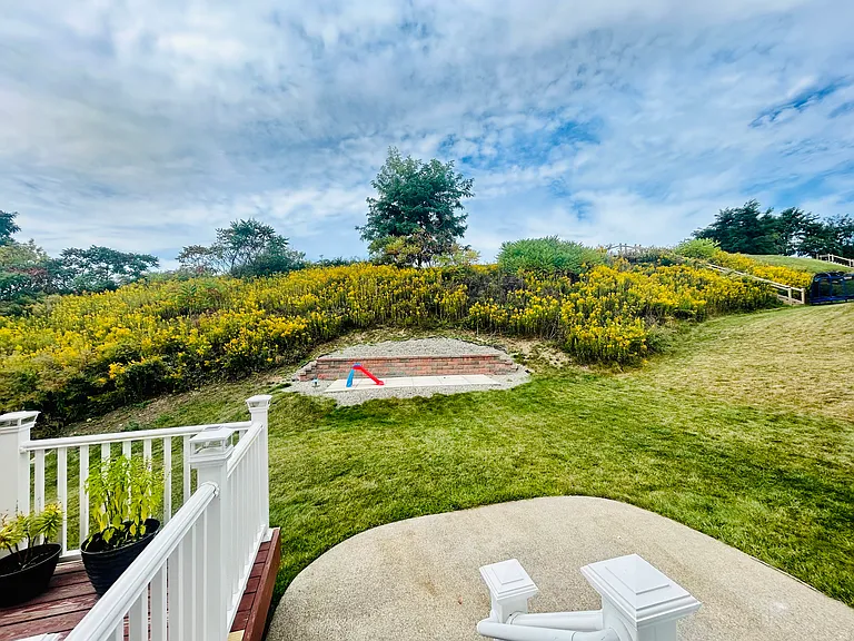 1060 Granite Dr — Photo 11