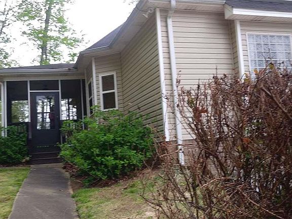 3rd image of 520 Brooke Way