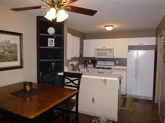 3rd image of 5700 Blendonbrook Ln