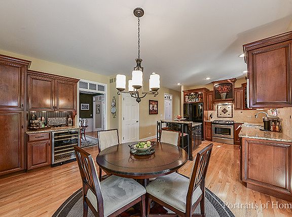 4th image of 2745 Asbury Dr