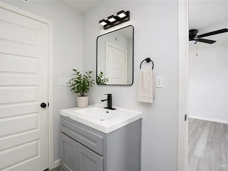 1107 Shasta Ave #1 — Photo 9