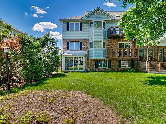 3rd image of 124 Pinewood Dr