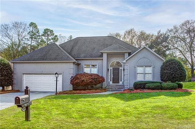 1st image of 523 River Oaks Ln