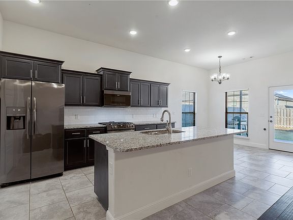 4th image of 5900 NW Hancock St