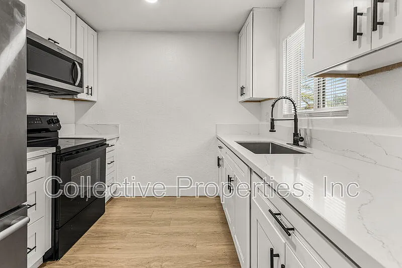 3 bed, 1.0 bath, 850 sqft, $2,200 — Photo 2