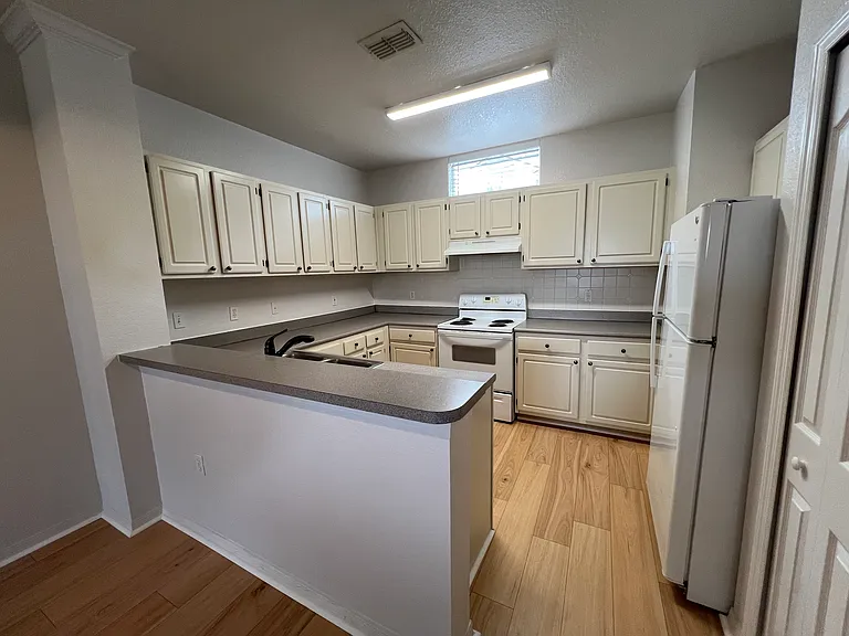 2547 Shadow View Cir #2547 — Photo 6