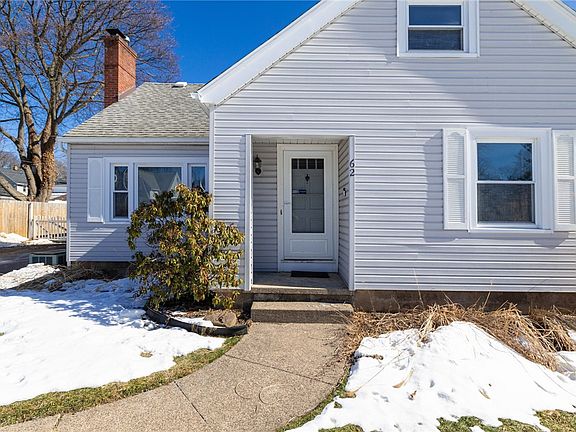 3rd image of 62 Ayer St