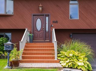 557 N Kings Ave, Lindenhurst, NY 11757