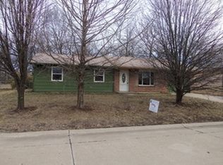 7561 E Rainbow Dr, Columbia, MO 65201