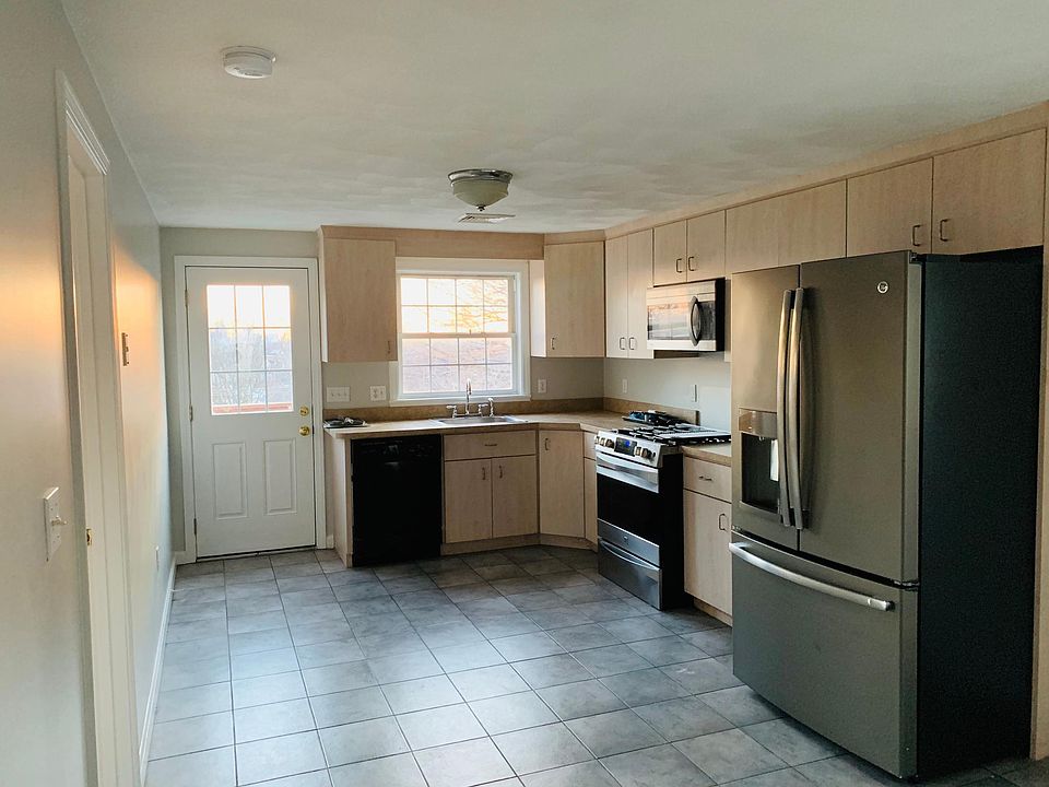 2nd image of 14 Howard St #2