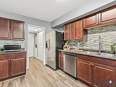 2 bed, 989 sqft, $1,600 — Photo 2