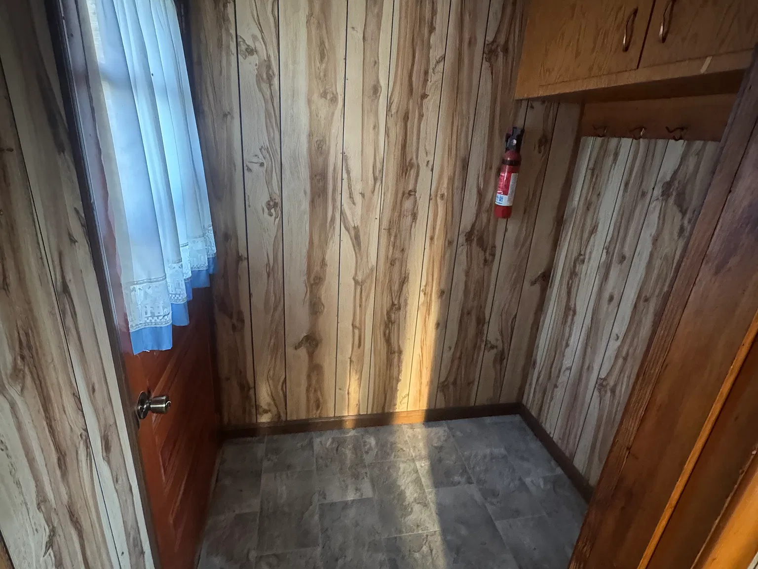 3 bed, 1250 sqft, $1,000 — Photo 3