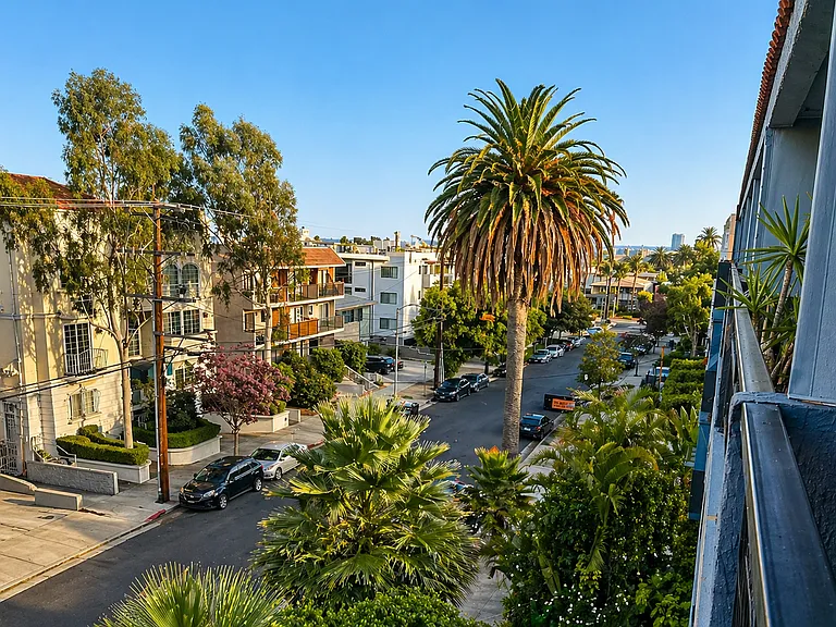 1355 N Sierra Bonita Ave #402 — Photo 33