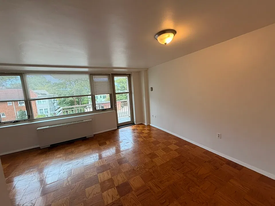 2800 Wisconsin Ave NW #306