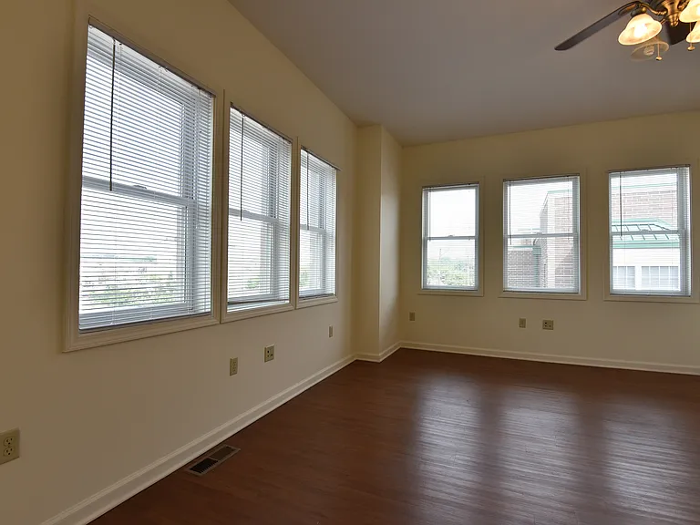 320 S Dunn — Photo 59