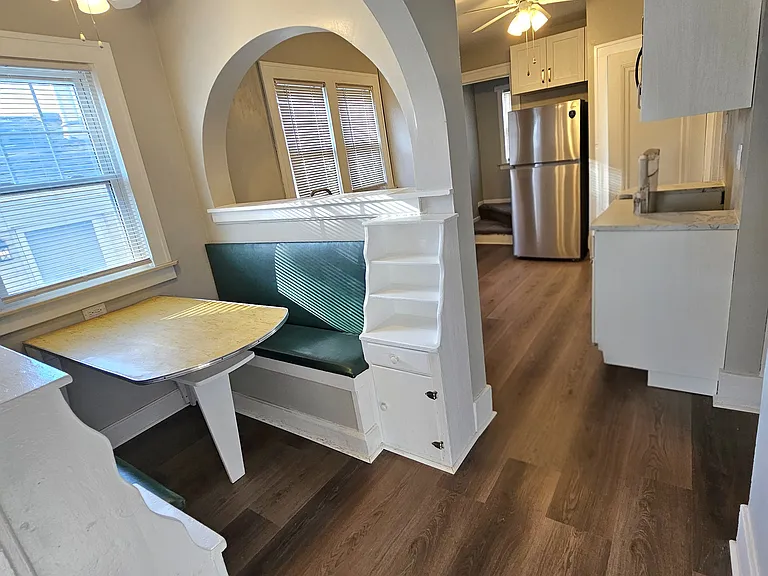 867 Farnham Ave — Photo 13