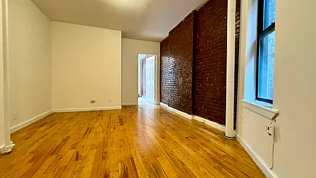 Rented by HOLTON REAL ESTATE INC.