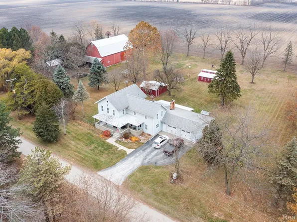 2428 Hubbard Rd, Monroe, MI 48161