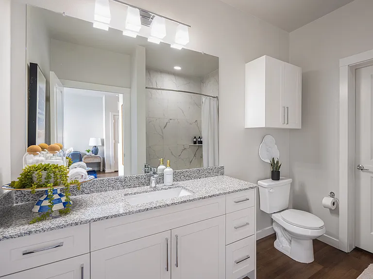 Broadstone Baybrook apartments community photo