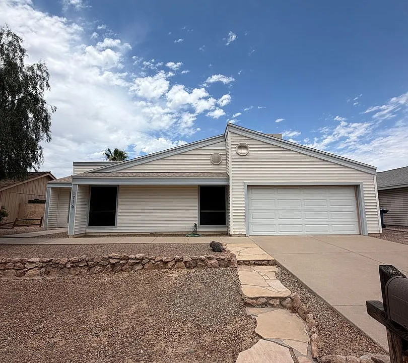 1716 E Redfield Rd