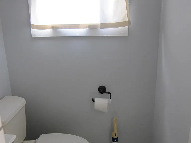 28 N Grosse Ave #C — Photo 7