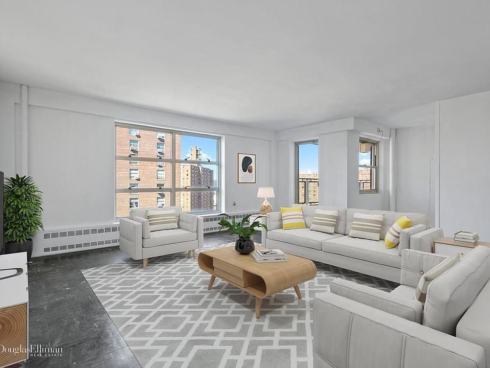 1st image of 70 La Salle St APT 18A