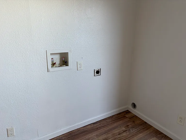462 Milton Ave #462 — Photo 7