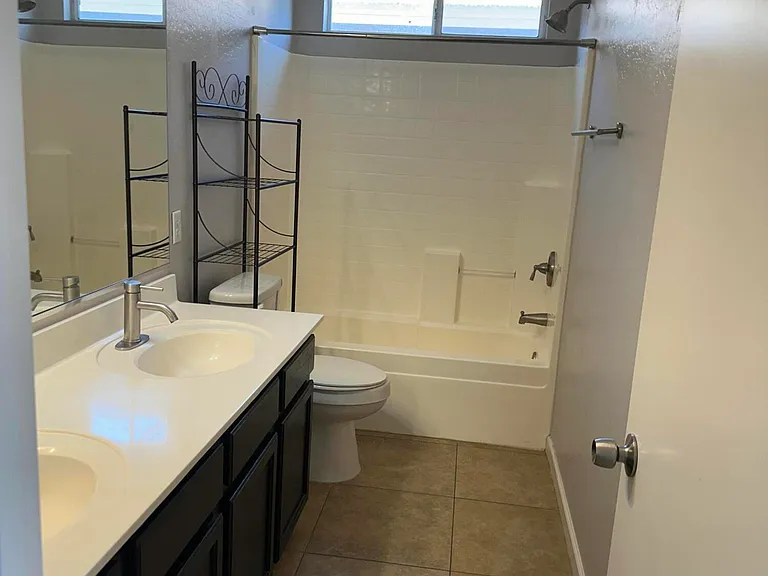 1383 S 228th Ln — Photo 4