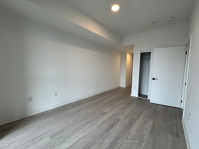 2782 Barton St E #102 — Photo 8