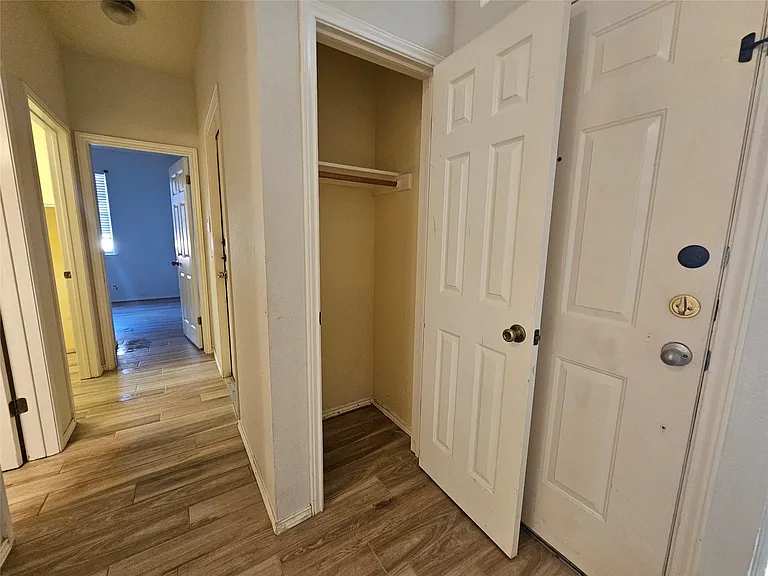 8506 Hillrock Dr — Photo 21