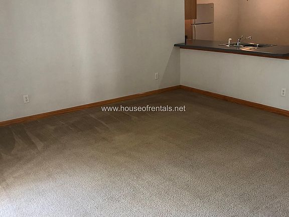 5th image of 812 Crain St APT A