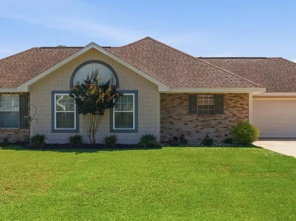 196 Kacey Ln, Waveland, MS 39576