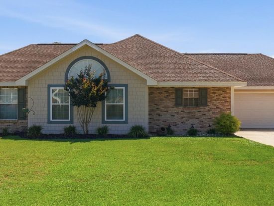 196 Kacey Ln, Waveland, MS 39576