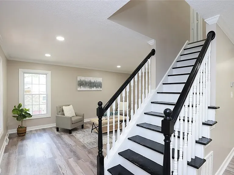 9607 N Verlinda Ct — Photo 1