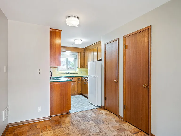 Parkdell Apartments — Photo 6