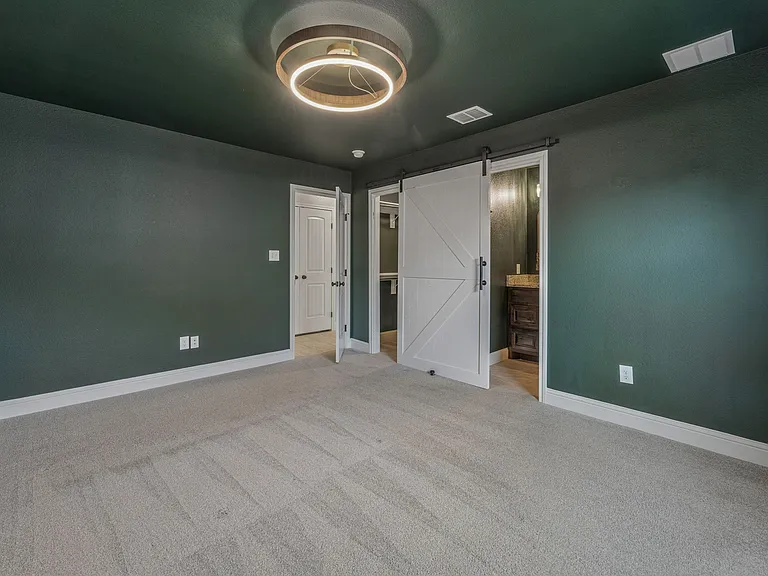 2604 Santiago Dr — Photo 11