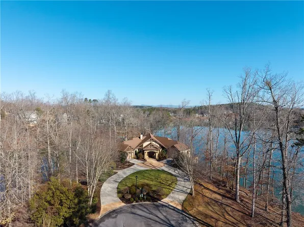 126 Shelter Cove Dr, Seneca, SC 29672