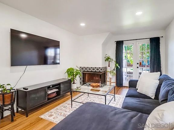 5th image of 4151 34th St Unit 1