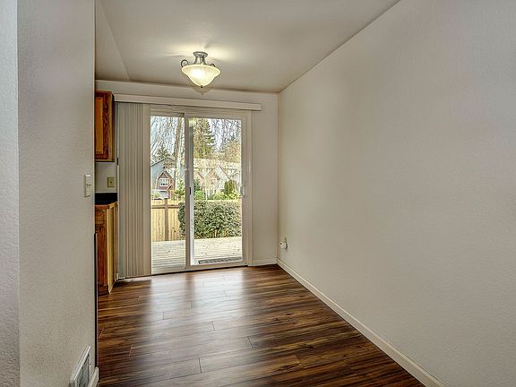 5th image of 20103 Birch Way #B