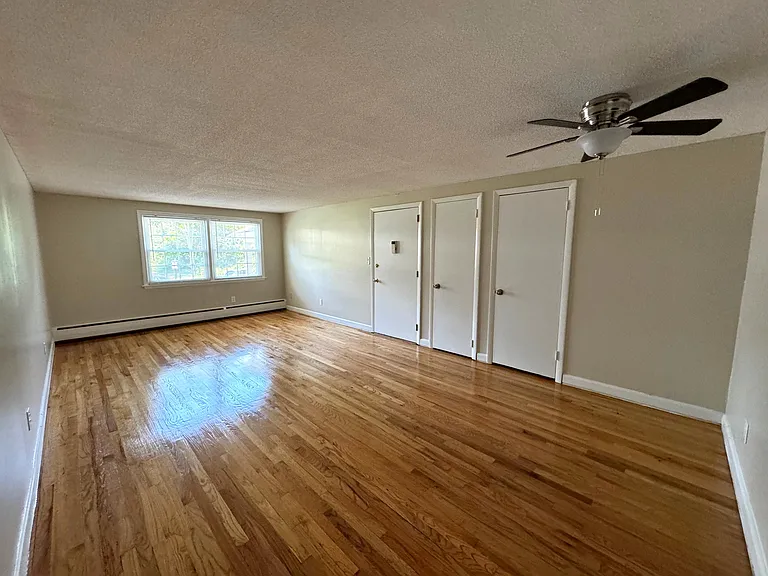 Meadowview Apartments — Photo 33