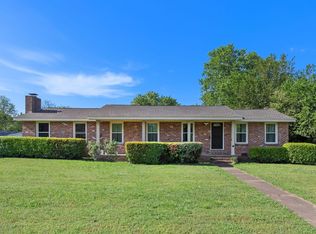 818 Ridgeway St, Florence, AL 35630