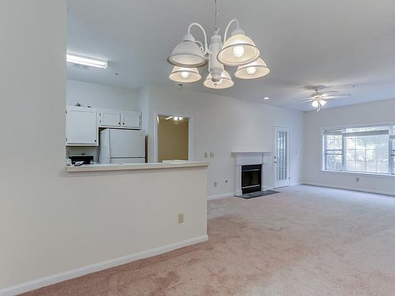 4th image of 611 Vinings Forest Ct SE