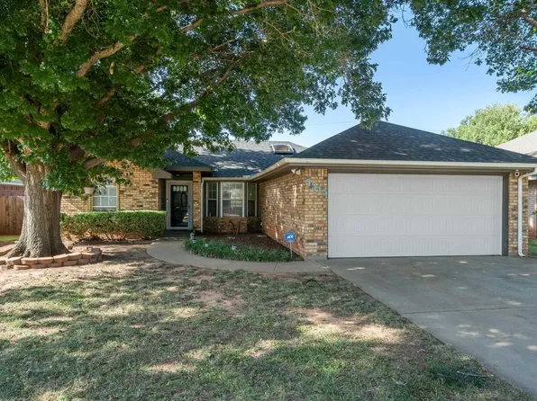 5315 Long Leaf Dr, Wichita Falls, TX 76310