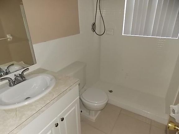 5th image of 3109 SE 1st Ct