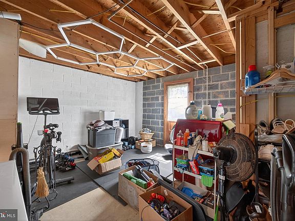 3rd image of 30 Merrin Rd