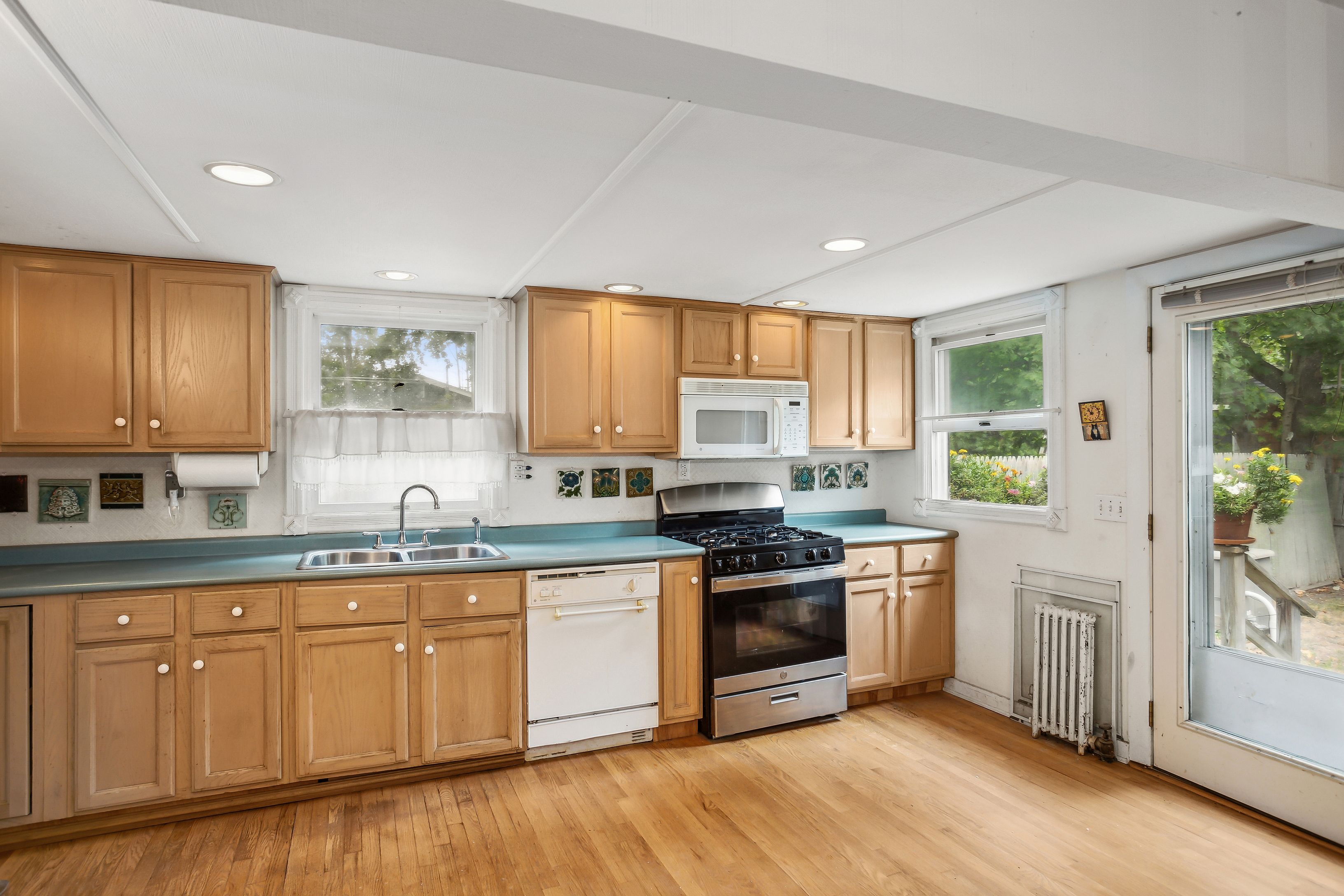 9 Little Fresh Pond Rd in Southampton Out East