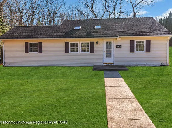 1429 Lakewood Rd, Wall, NJ 08736