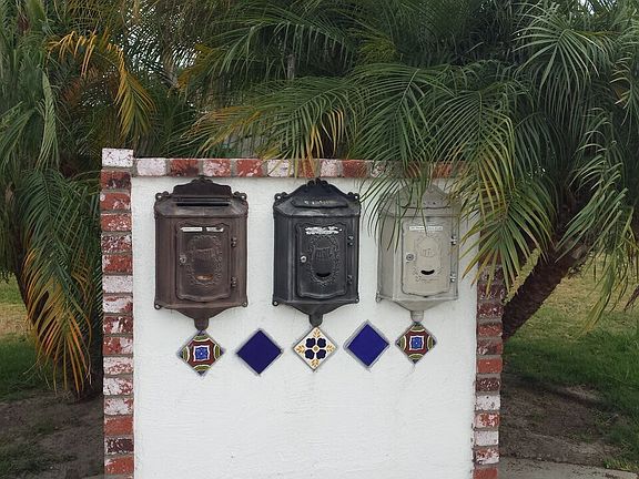 # on a lot. Middle House Available