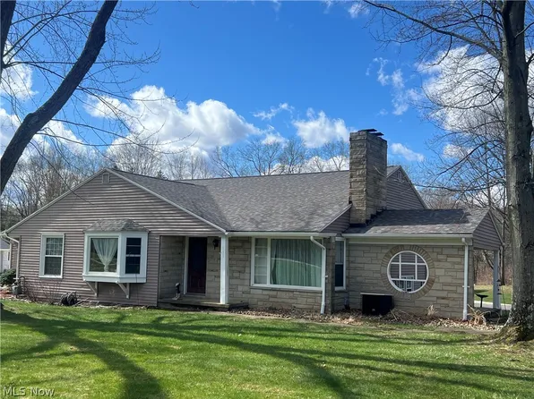 240 Warner Rd, Hubbard, OH 44425