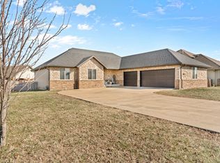 1408 S Cumberland Ave, Republic, MO 65738